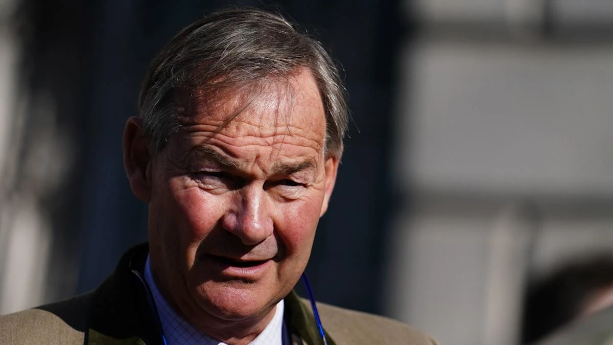 Lowe hits out at ‘coward and viper’ Farage after CPS say he will face no charges