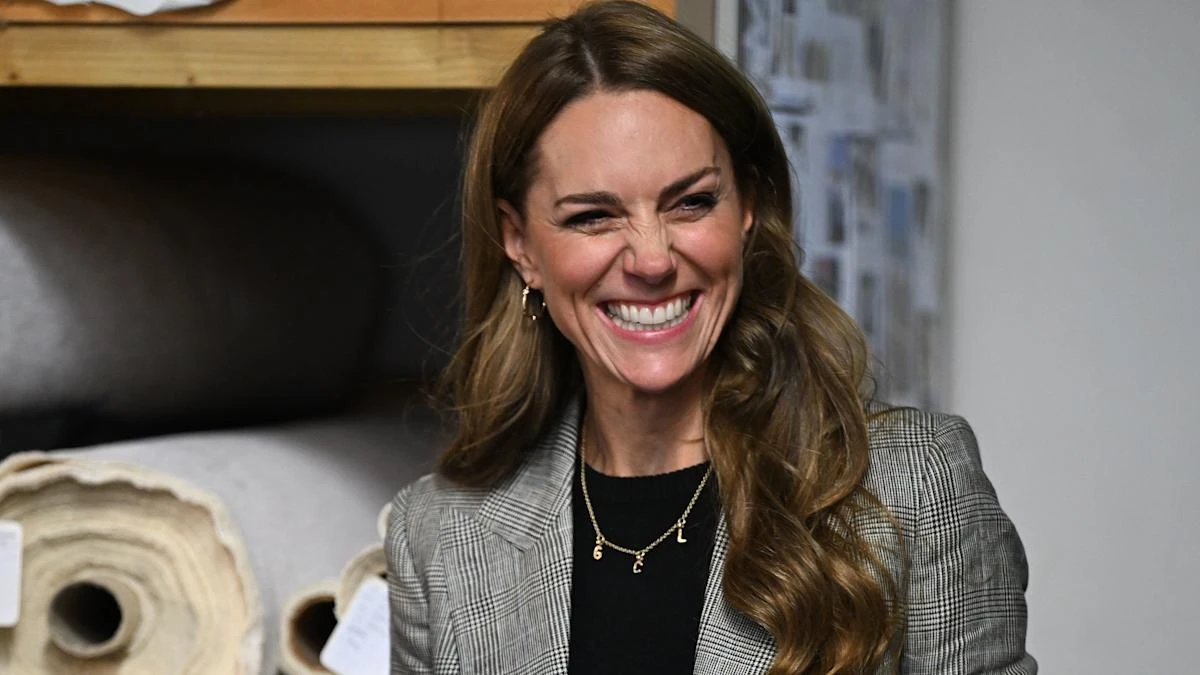 Kate wears necklace bearing initials of her three children