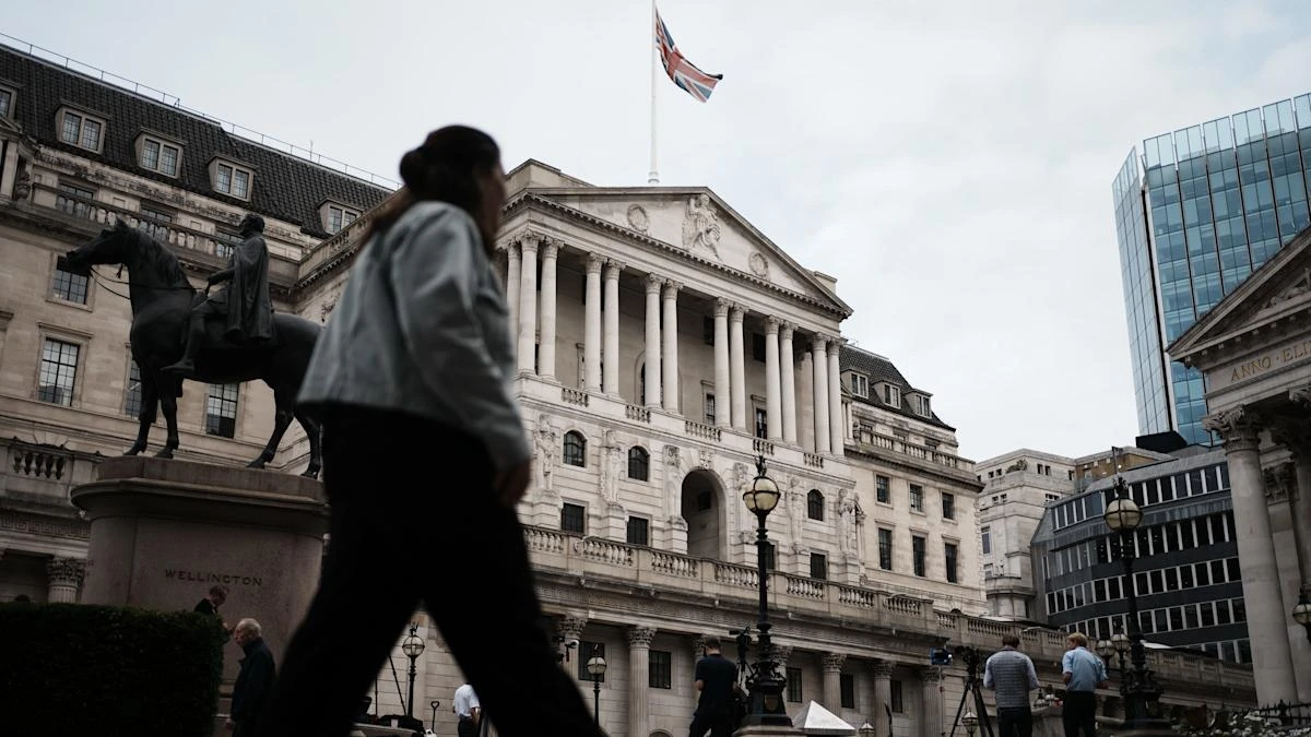 ‘Rising’ risk UK economy will fall into negative growth, says Bank’s Taylor