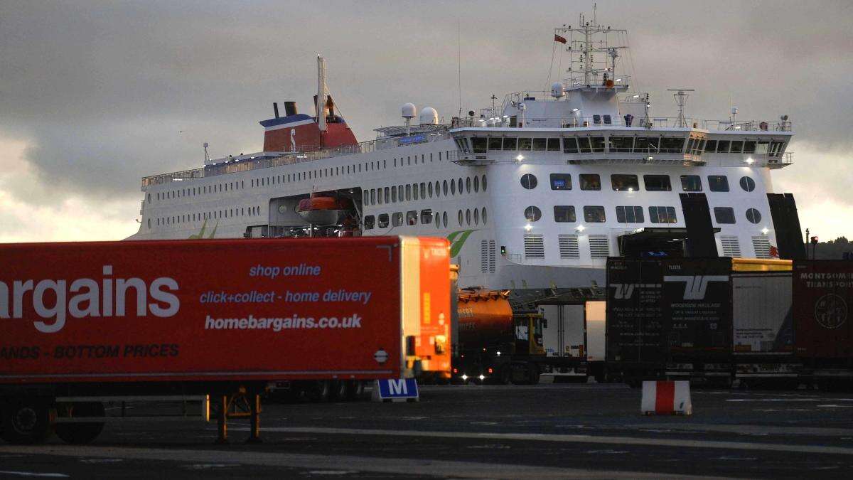 Stormont votes to extend post-Brexit trade arrangements for four more years