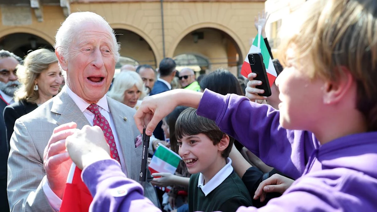 In Pictures: Crowds greet Charles and Camilla as they visit Dante’s Tomb