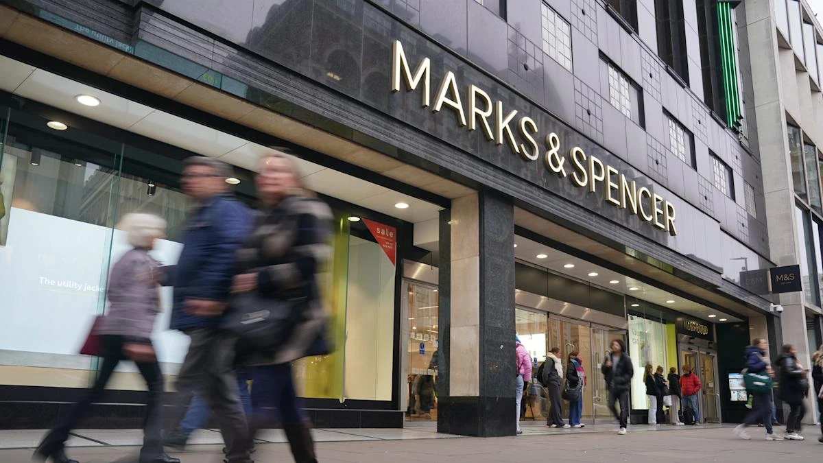 Marks & Spencer shop workers to get 5% pay rise in April