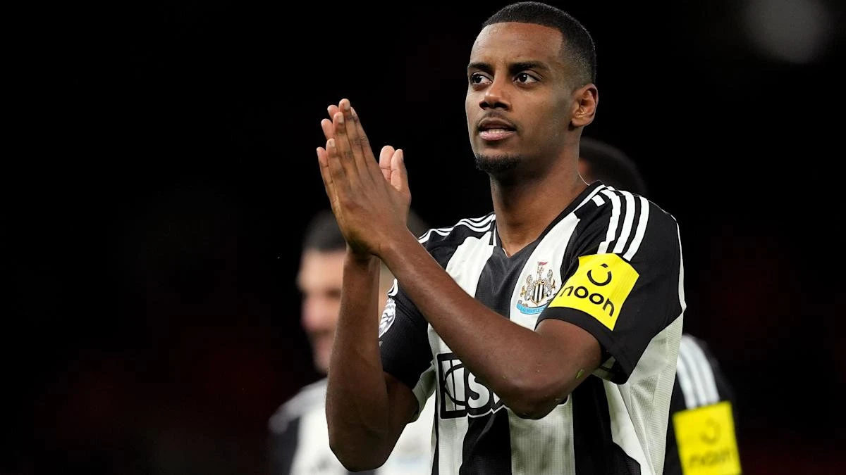 Eddie Howe admits he is not in ‘full control’ of Alexander Isak’s future