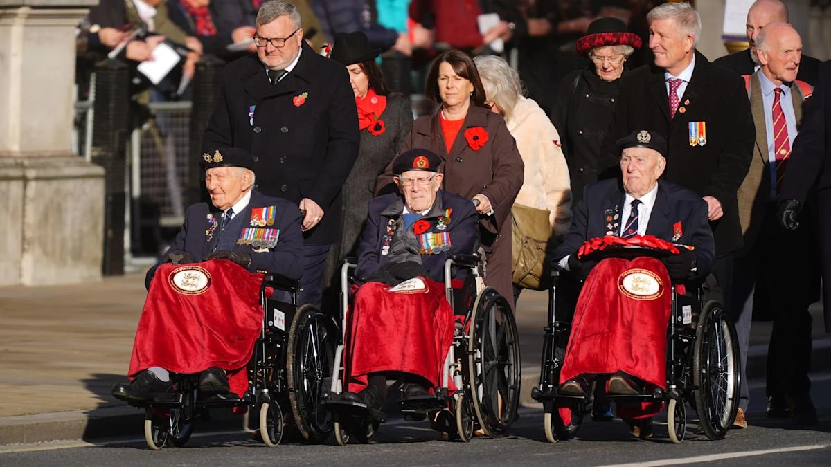 Second World War veterans applauded as nation pays Remembrance Sunday tribute