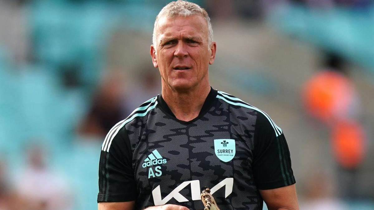 Alec Stewart reduces Surrey workload in order to help care for his wife