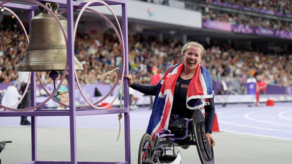 Hannah Cockroft eases to her ninth Paralympic title in women’s T34 800m final