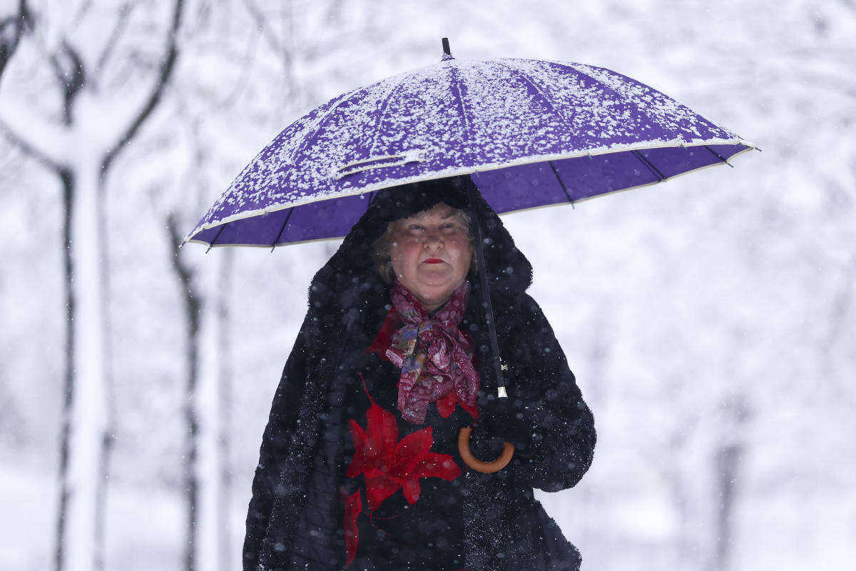 Balkans snowstorm leaves tens of thousands of homes without power, causes traffic chaos