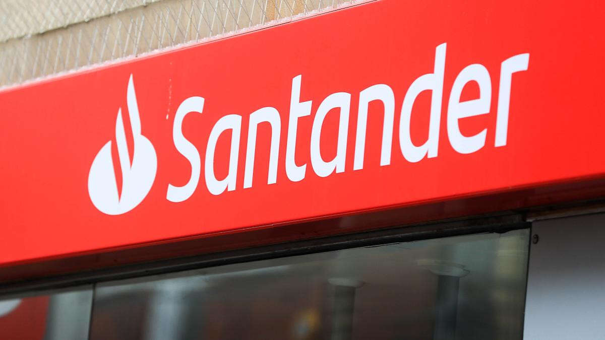 Santander users hit by outage affecting banking app and other services