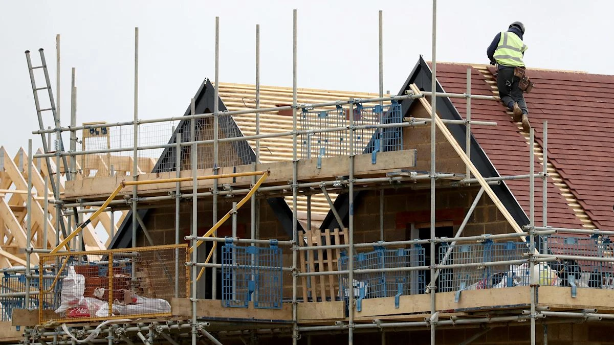 Barratt Redrow forward sales slump as uncertainty grows