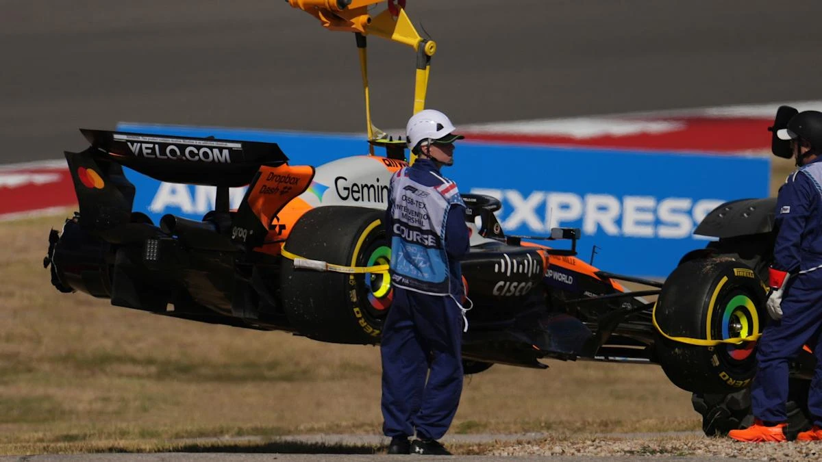 Oscar Piastri defends himself after ‘racing incident’ ends sprint race