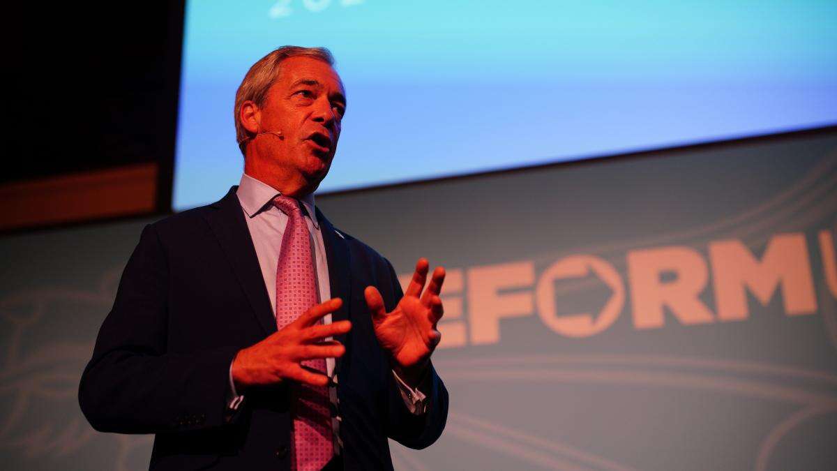 UK must ‘roll out the red carpet’ for Trump, Nigel Farage says