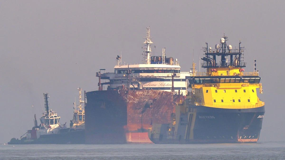 Stena Immaculate towed into harbour for inspection and repairs