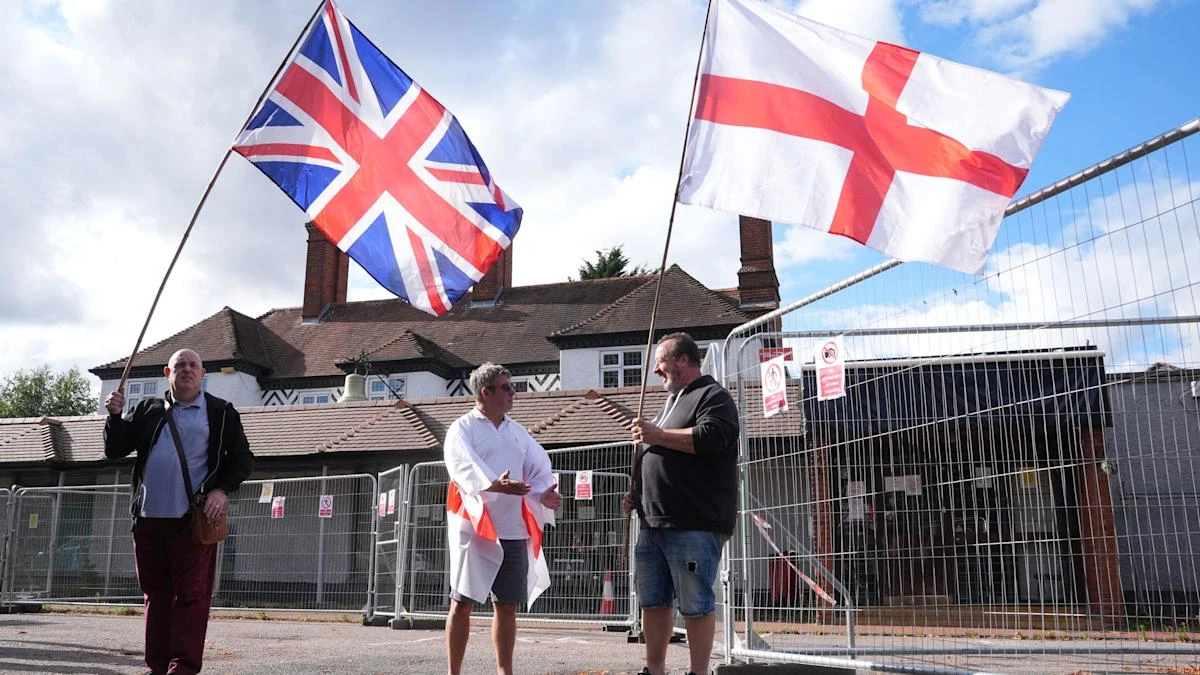 Home Office loses bid to delay trial of Epping asylum seeker hotel use claim