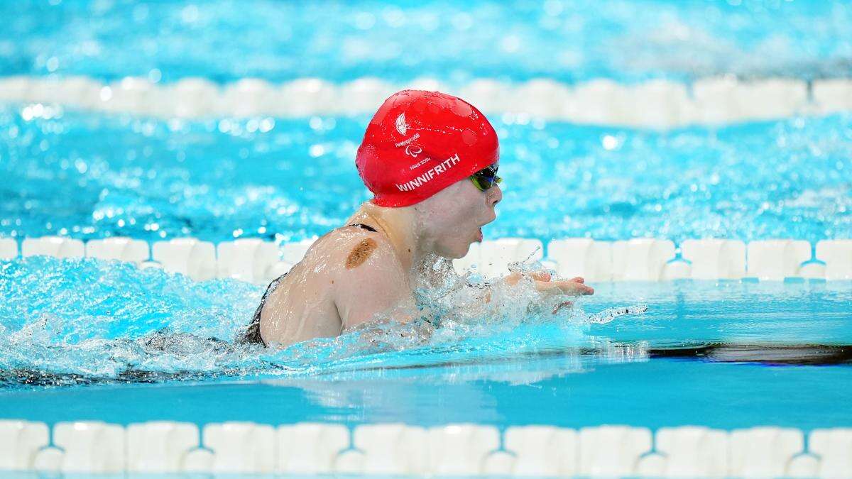 Teenager Iona Winnifrith takes breaststroke silver in Paris