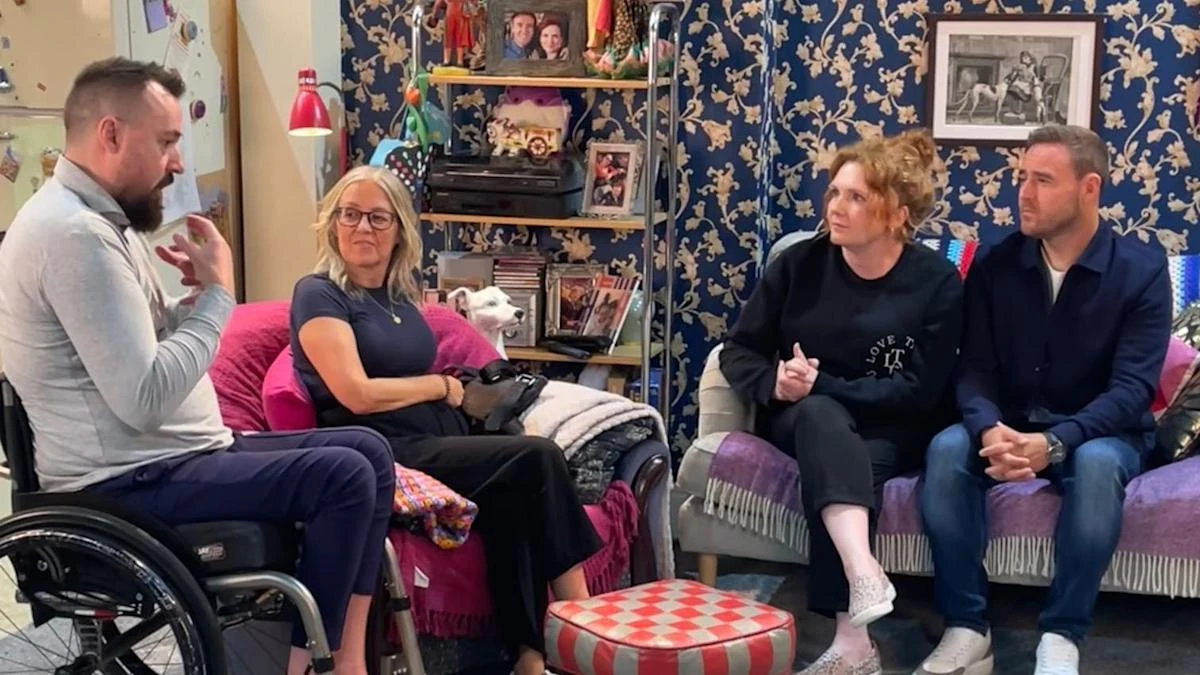 Manchester bomb survivor tells Coronation Street stars about life after injury