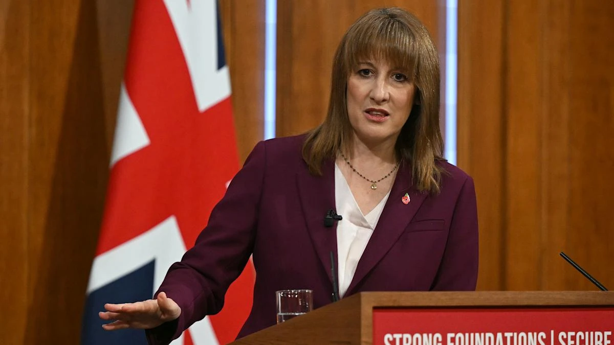 Economists urge Reeves to make ‘difficult’ choices to boost market confidence