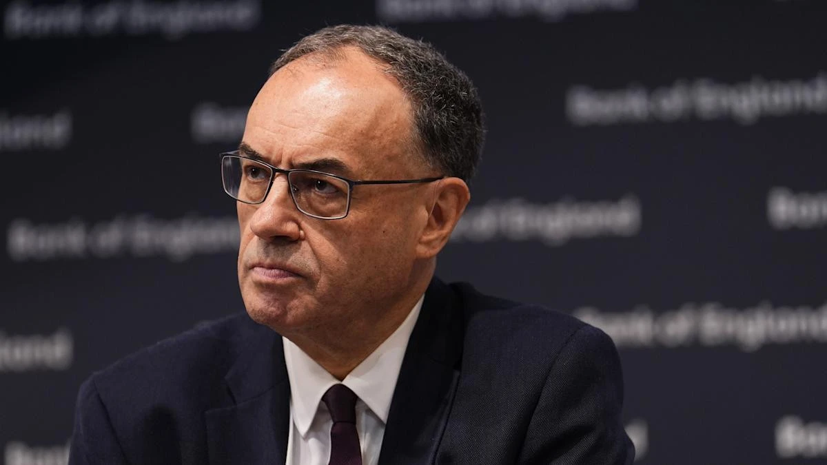 Bank governor warns of risks of cutting regulation in bid for growth