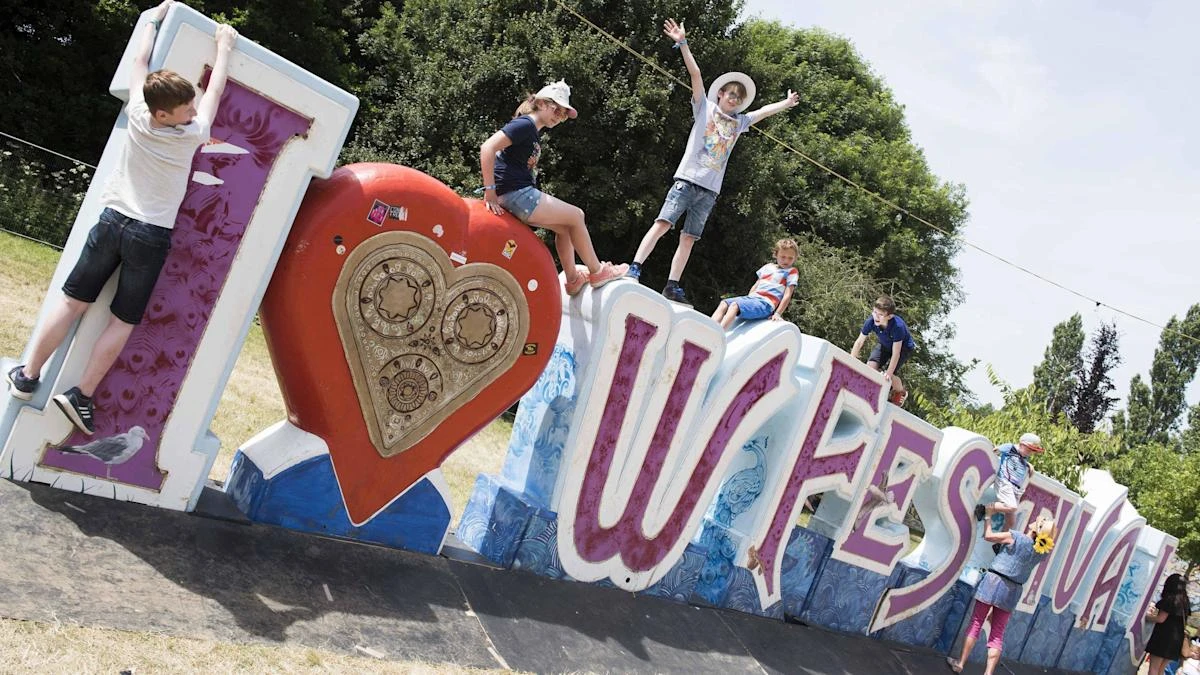 Fans ‘cannot believe their luck’ as sun shines on Isle of Wight Festival