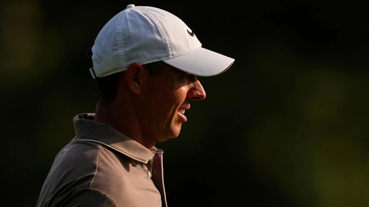 Justin Rose leads as Rory McIlroy suffers nightmare finish at Masters