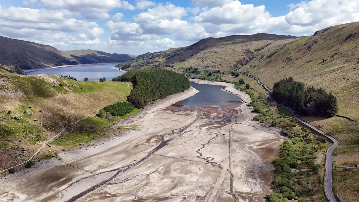 Reservoir levels across England drop to new lows