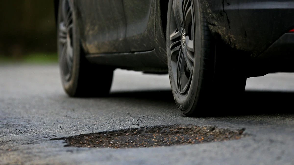 Pothole breakdowns up by nearly a fifth in 12 months