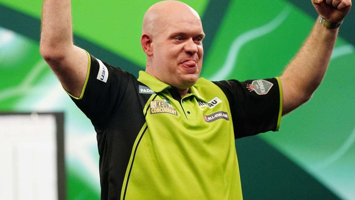 Michael Van Gerwen wins thrilling match to reach World Darts Championship semis