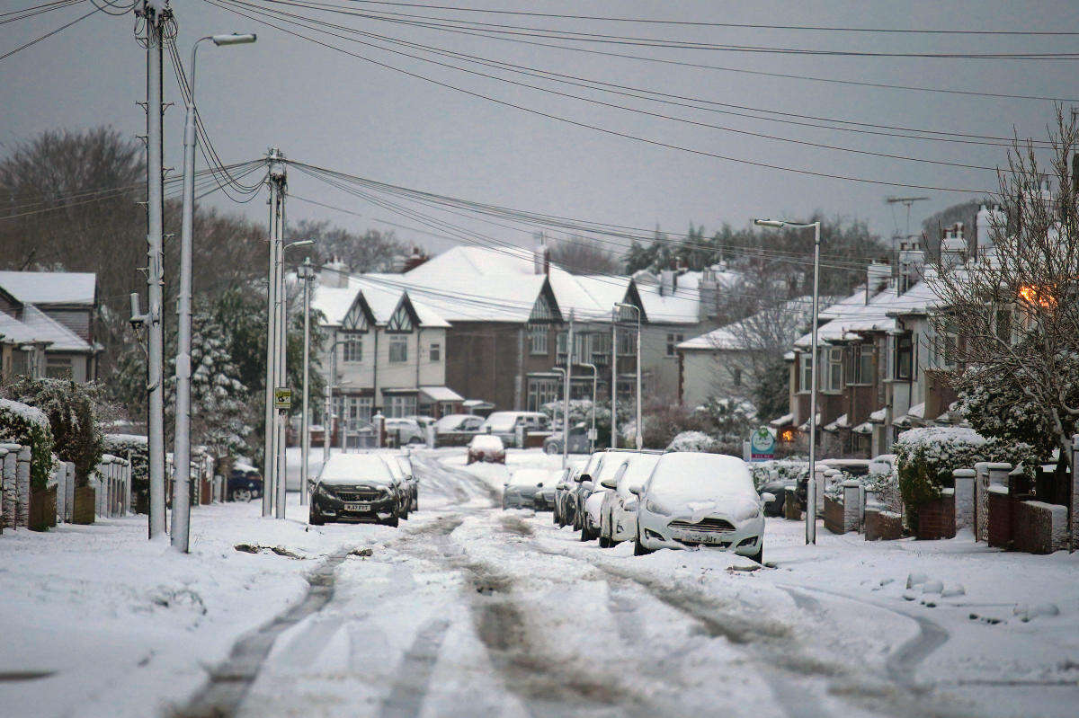 Liverpool-Man Utd clash subject to safety decision due to heavy snow