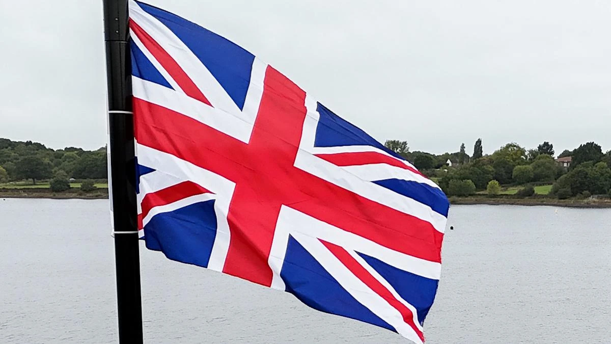 Police investigating threats over council’s flag removal plans