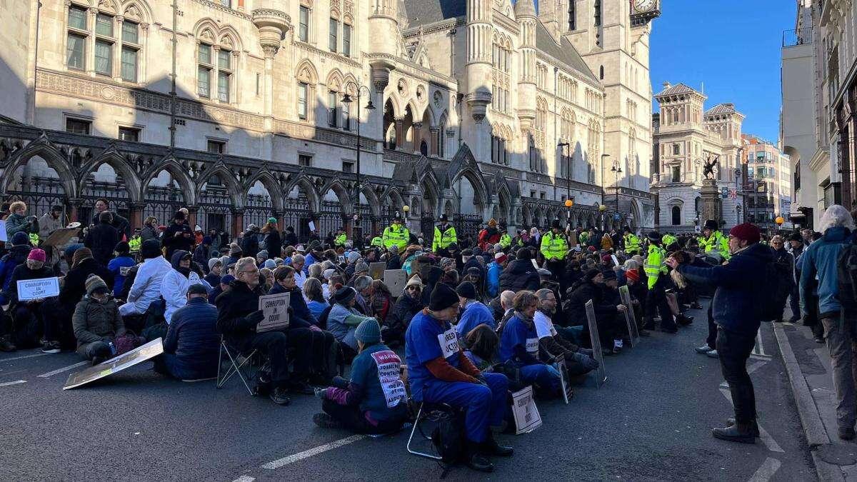 Sit-down demonstration held amid Court of Appeal challenges to protest sentences