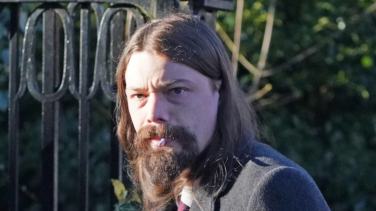 ‘Fixated’ constituent jailed for making threats to kill MP