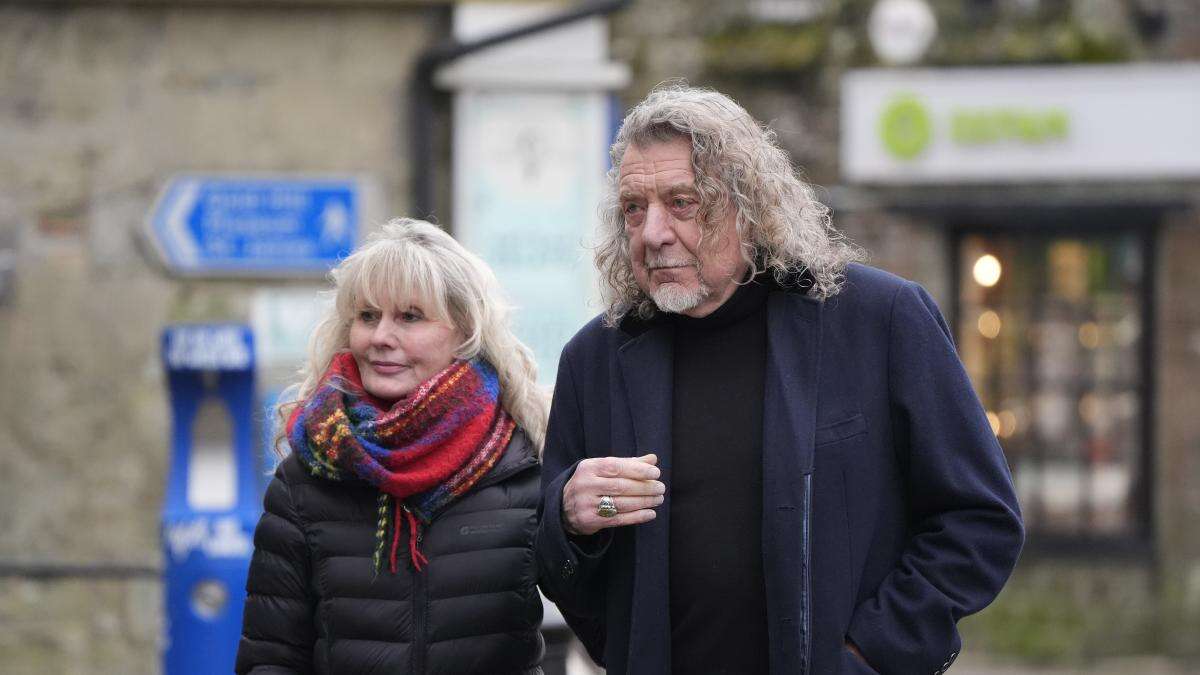 Robert Plant and Johnnie Walker’s ex-radio colleagues arrive for DJ’s funeral