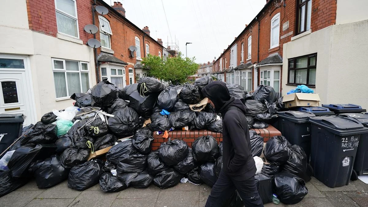 Bin strikes could spread beyond Birmingham, union warns