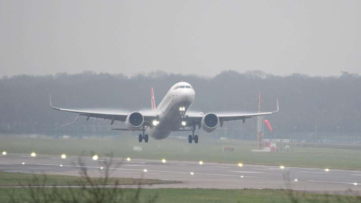 Fog causes disruption at Gatwick on airport’s busiest day of the holiday period