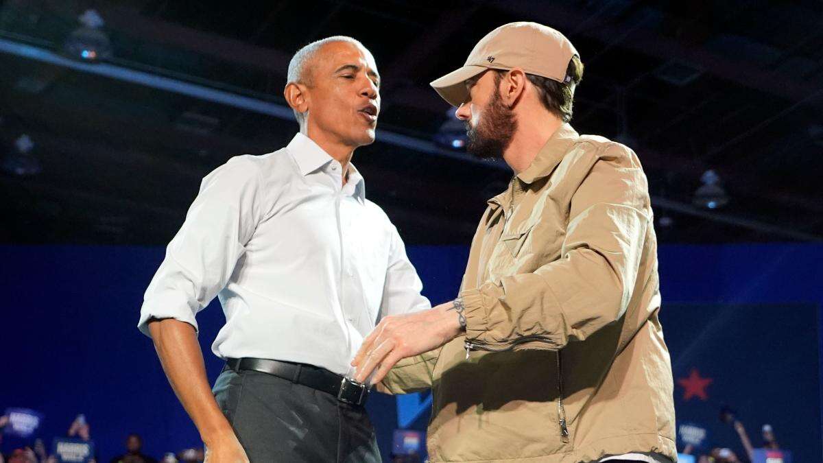 Barack Obama raps Lose Yourself after introduction from Eminem at rally