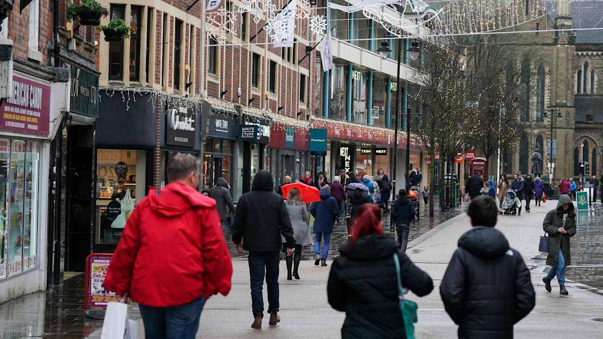 Quarter of UK population witnessed shoplifting in last 12 months, poll suggests