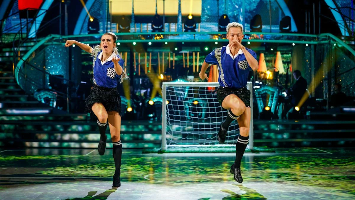 Karen Carney becomes first footballer to top Strictly leaderboard for 18 years