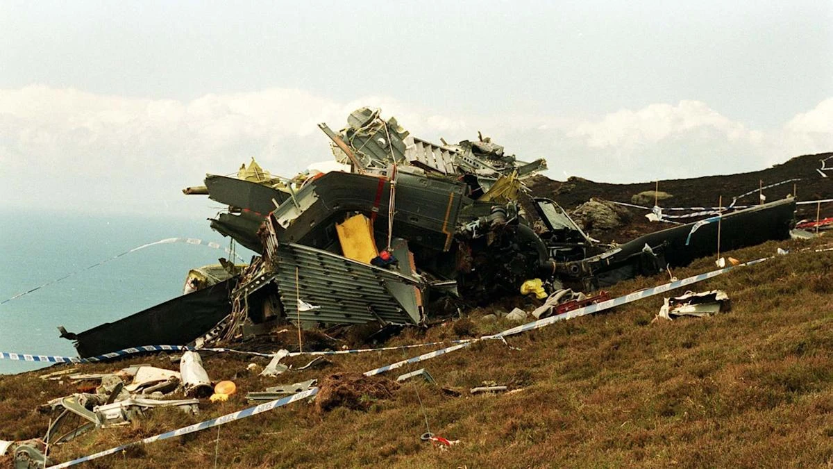 Families of 1994 Chinook crash victims seek answers as 47,000 sign petition