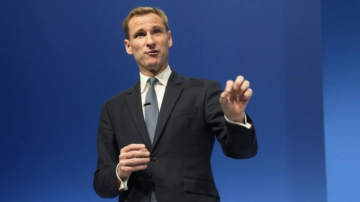 Tories promise negative net migration and 10,000 more police if elected