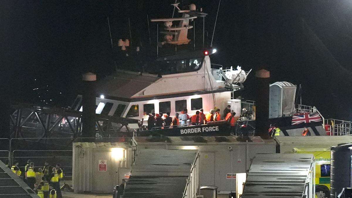 Migrant dies in Channel as arrivals believed to have hit 30,000 for year so far