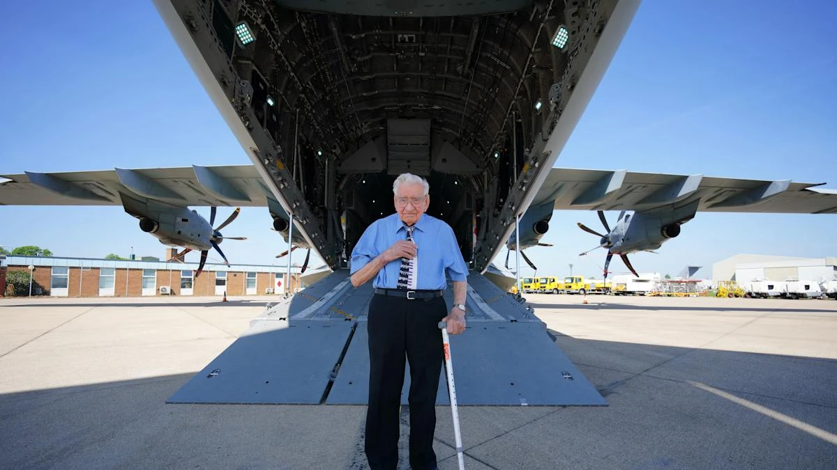 RAF veteran, 99, will remember friends ‘who didn’t make it’ on VE Day