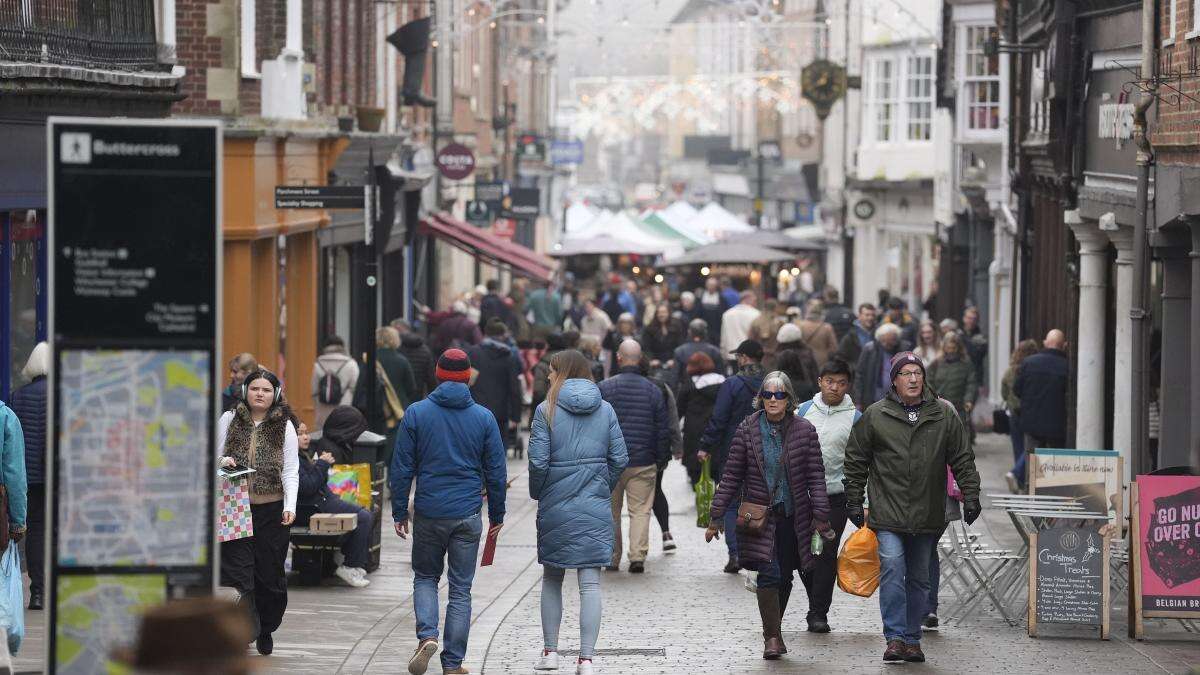 Weekend high street visits down 5% despite shoppers’ best intentions