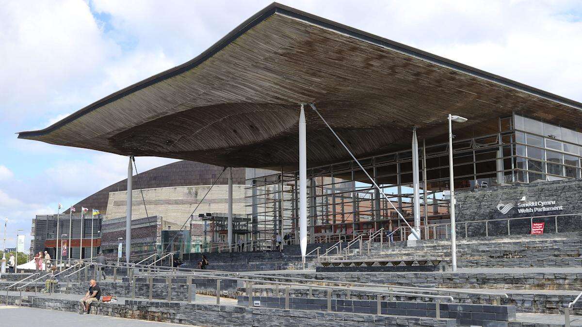 Welsh Government passes budget in tight vote