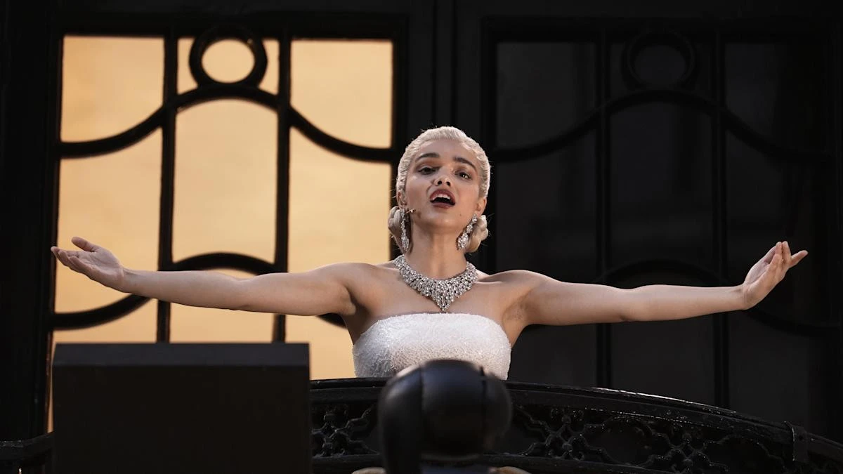 Rachel Zegler claims top prize at The Stage Debut Awards