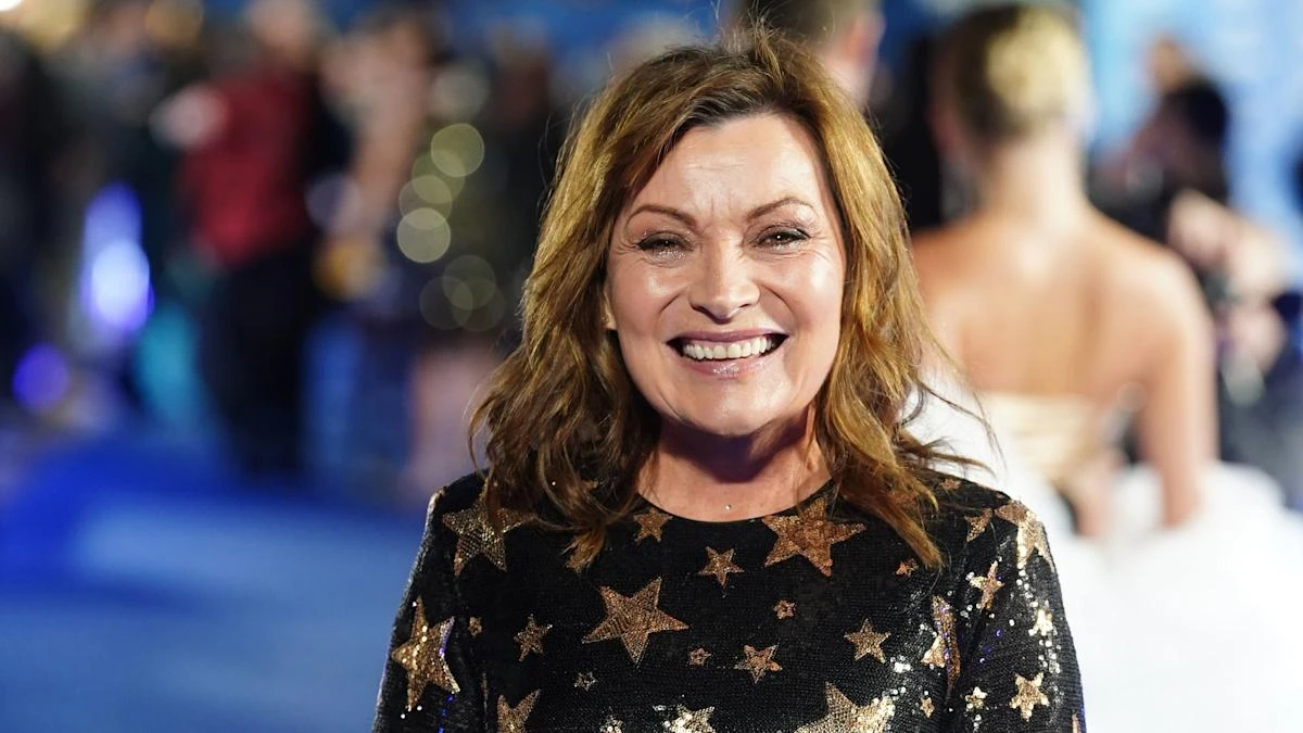 Lorraine Kelly recovering at home after ‘preventative’ ovary removal surgery