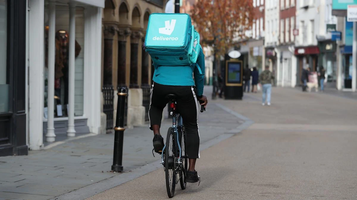 Deliveroo agrees £2.9bn takeover by US rival DoorDash