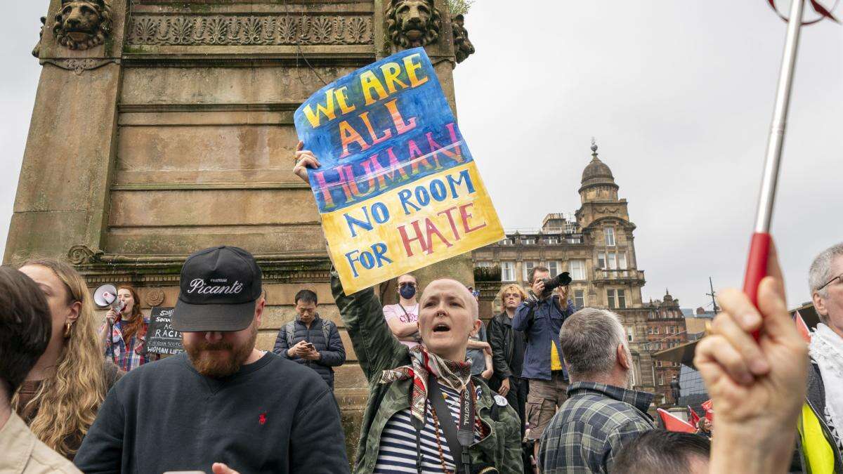 Thousands turn out to oppose rally in Glasgow backed by Tommy Robinson