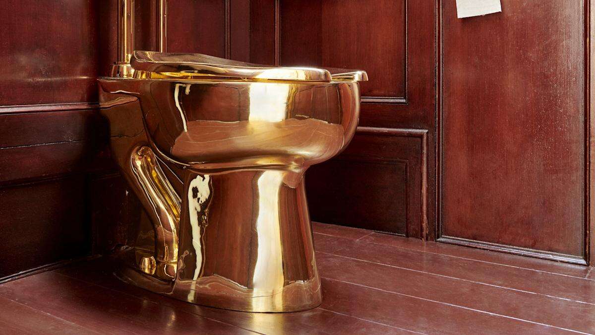 Man accused of stealing gold toilet checked web headlines about raid – court