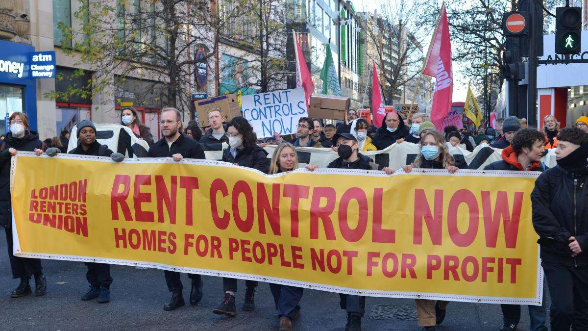 Hundreds protest against high rents in London