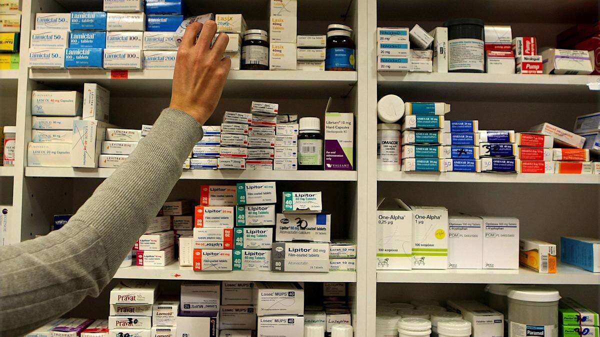 Thousands of independent pharmacies advised to take action amid funding row