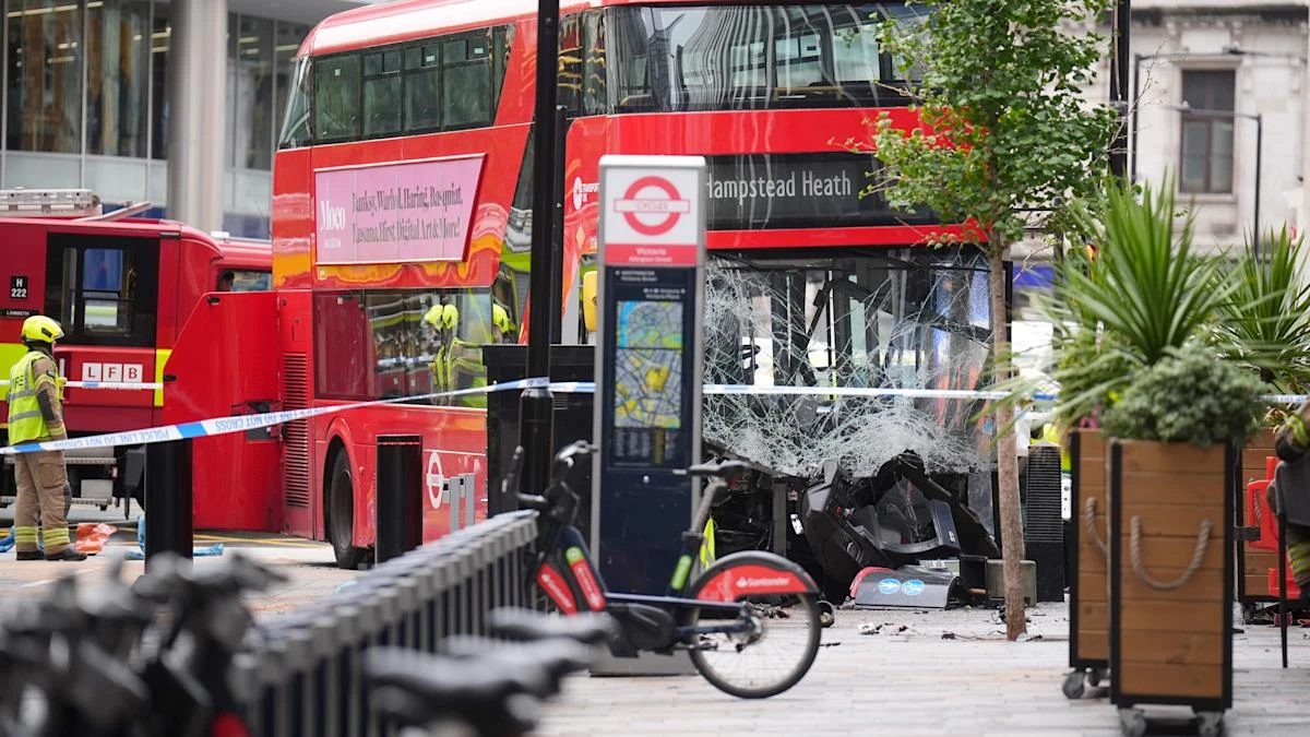 ‘Several’ people injured after bus mounts pavement near Victoria Station